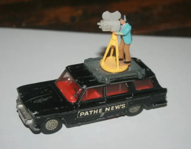 Dinky Toys - Fiat Pathe News - Miniature ancienne ( à restaurer ) RARE
