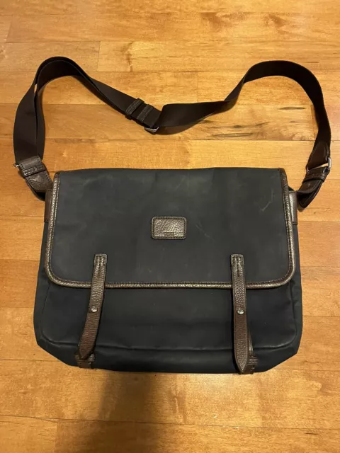 TUMI Messenger Crossbody Nylon Leather Magnetic Messenger Laptop Bag Black