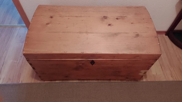 ALTE HOLZTRUHE RUNDDECKELTRUHE massiv mit Deckel EUR 9,00 PicClick DE