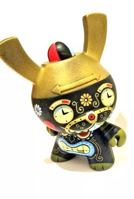 Kidrobot Dunny 2011 Wingnut by Kronk  KAIJU, SOFUBI, TOY, DESIGNER