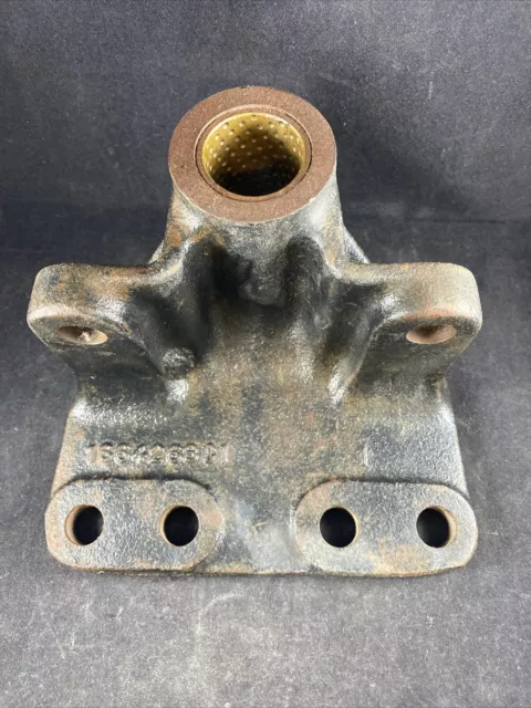 International Navistar Leaf Spring Hangar Bracket 1664268C1 NOS