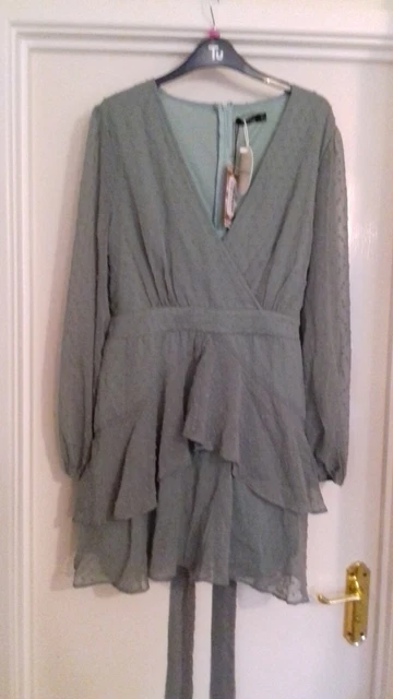 Boohoo Sage Green Ruffle Hem Dobby Chiffon Mini Dress Uk 16 Bnwt