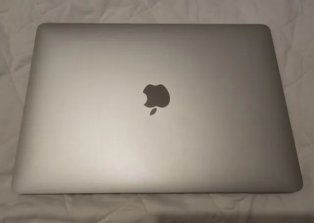 Apple MacBook Pro 13" (256 GB SSD, Apple M2, 8GB RAM) Laptop - Silver (MNEQ3X/A)