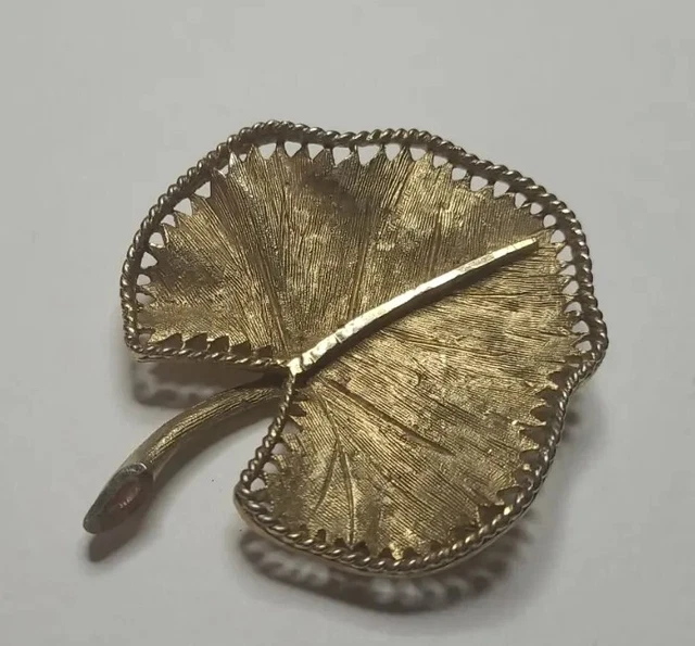 Broche Vintage Feuille En Métal Doré Texturé Avec Perle En Verre - Modifié (occasion)