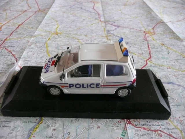 A vendre Renault 5 GT turbo Police Nationale. Réalisation personnelle sur base Universal hobbies au 1/43. Prix en MP A vendre Renault 5 GT turbo Police Nationale. Réalisation personnelle sur base Universal hobbies au 1/43. Prix en MP