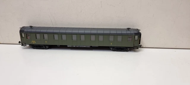 Voiture voyageurs à bogies OCEM, rivets apparents, 1ère classe | Trains