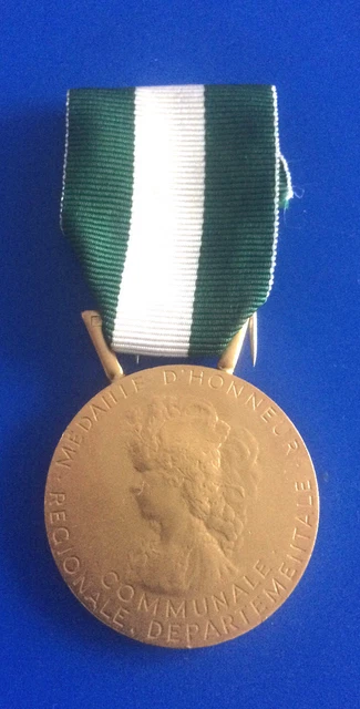 File:Médaille d’honneur communale regionale et départemtale vermeil.jpg - Wiki