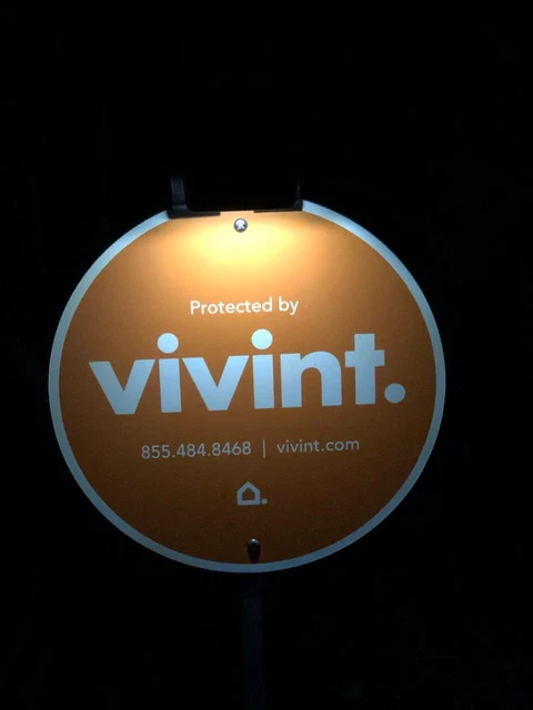 1 - VIVINT. Reflective Security Yard Sign w. 4 Decals &  Solar light 4 nights