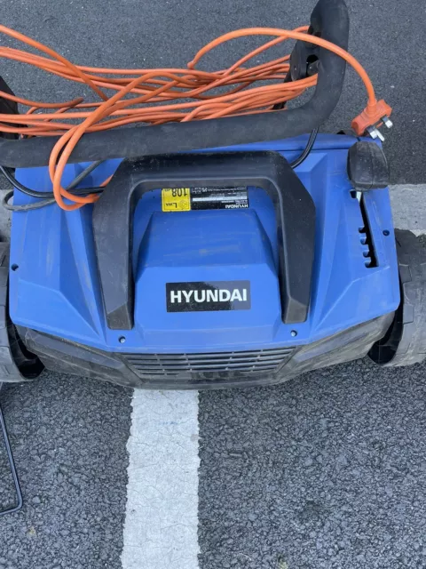 Hyundai ‎HYSW1600E Lawn Grass Brush Sweeper
