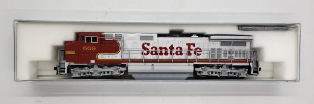 Kato N Scale 176-3507 GE C44-9W Sante Fe ATSF #669