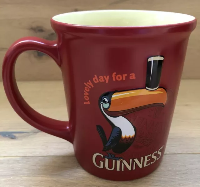 Grande tasse à thé à café Guinness rouge toucan en relief bière irlandaise 3