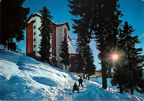 Cartolina di Foppolo, hotel e bambino su slittino - Bergamo, 1965