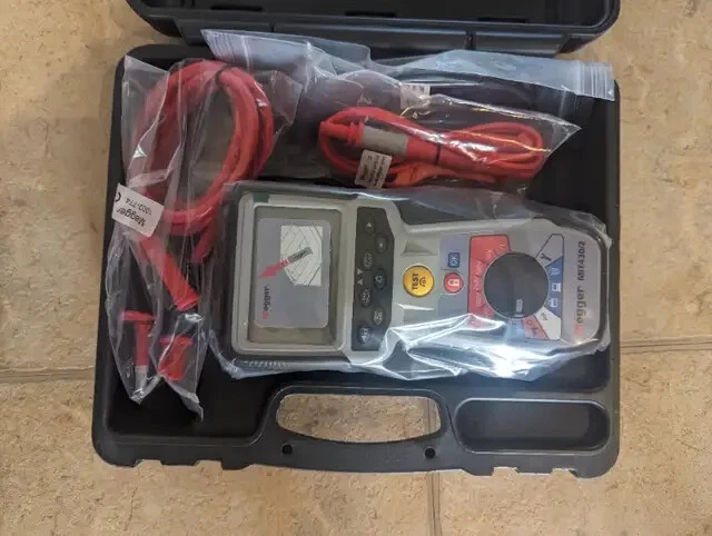 Megger MIT430/2 CAT IV Insulation tester