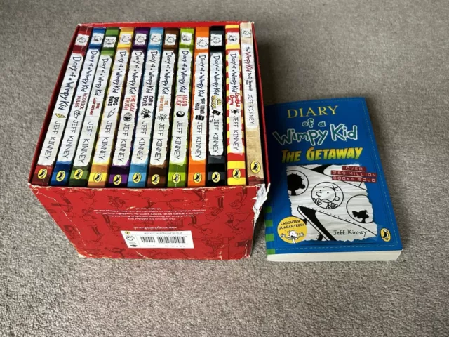 Diary of a Wimpy Kid by Jeff Kinney Box of 12 Books +1 The getaway (Paperback)