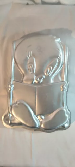 Tweety Bird cake pan Mold Loony Tunes Easter Birthday Mother's Day Character Pan