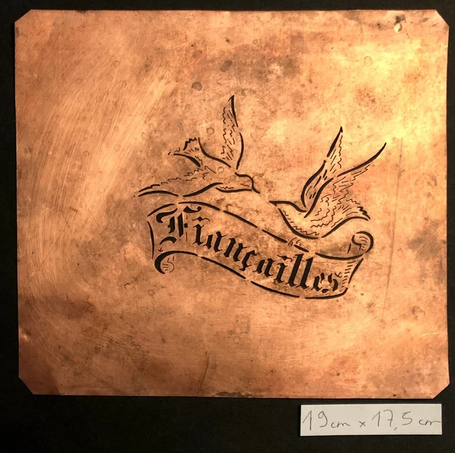 Pochoir FIANÇAILLES avec deux colombes - pour gâteaux et pâtisseries - en laiton