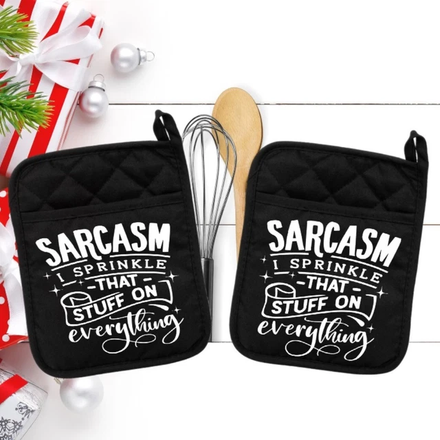 Juego de 2 - Sarcasmo Espolvorear On Everything Pot Soporte Horno Mitt Hot Pad 063BLKDBL