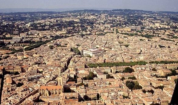 Local 14m2 avec EXTRACTION–Droit au bail 3/6/9–centre ville d’AIX-EN-PROVENCE