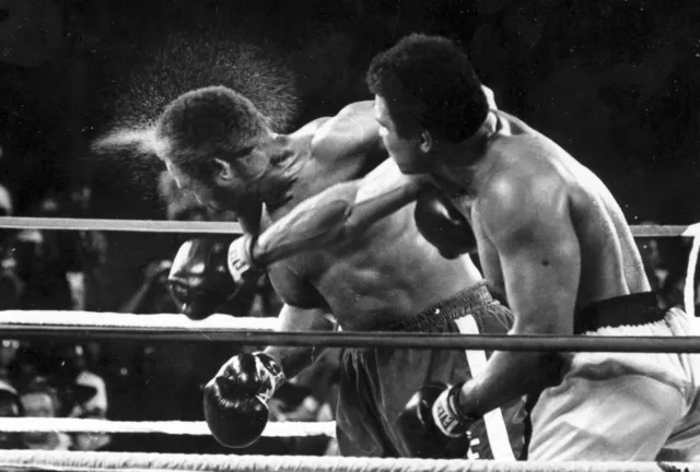 MUHAMMAD ALI GEORGE FORMAN KO Classic Iconic Boxing Picture Photo Print 8" x 10"