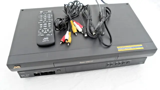 JVC HR-S2902U - S-VHS ET Hi-Fi VCR with Remote & Cables 2