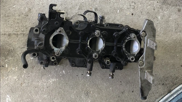 Johnson Evinrude 60-65-70 hp Collecteur Admission
