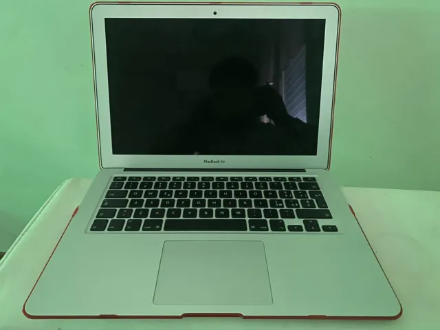 Apple MacBook Pro 15.4" (512GB SSD, Intel Core i7 8a Gen.  2,6 GHz, 16GB) Laptop
