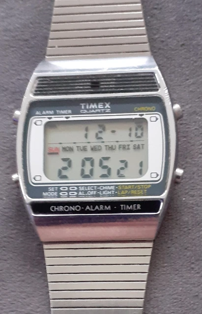 Mens Vintage Timex watch, LCD. L cell.