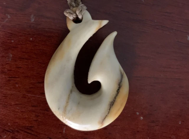 Antler Hei-Matau Hawaiian Fish Hook Necklace Pendant Carved