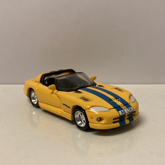 1996 96 Dodge Viper RT/10 Collectible 1/64 Scale Diecast Diorama Model