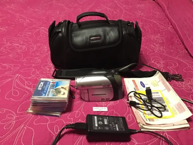 Sony DVD HandyCam DCR-DVD92 Camcorder W/Battery,Bag, Charger, Strap, Discs, LIT