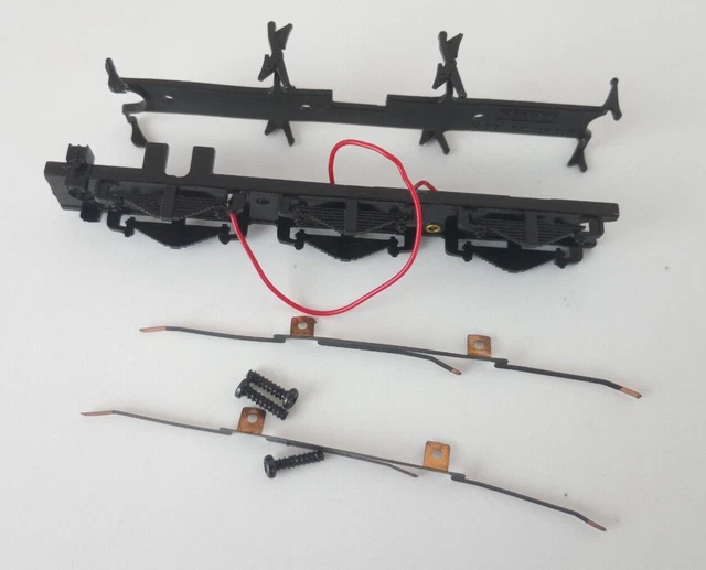Hornby OO Gauge X8850 SR Merchant Navy Class 4-6-2 Locomotive Chassis Bottom Set