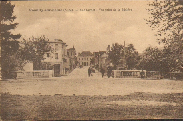 10 Romilly-Sur-Seine Carte Postale Rue Carnot 1938