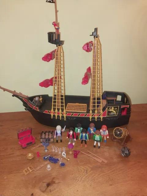 Playmobil 70411 Pirates Large Floating Pirate Ship with Cannon : Toys &  Games 