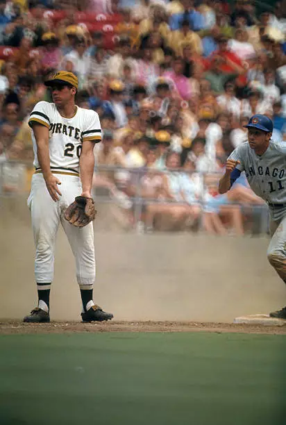Chicago Cubs Don Kessinger on base vs Pittsburgh Pirates Richie He - Old Photo