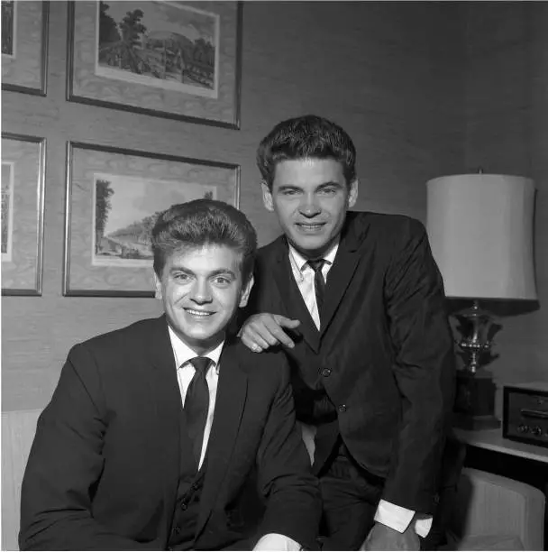 THE EVERLY BROTHERS Phil Everly And Don Everly Posed 1960 3 Old Music Photo  $9.00 - PicClick AU