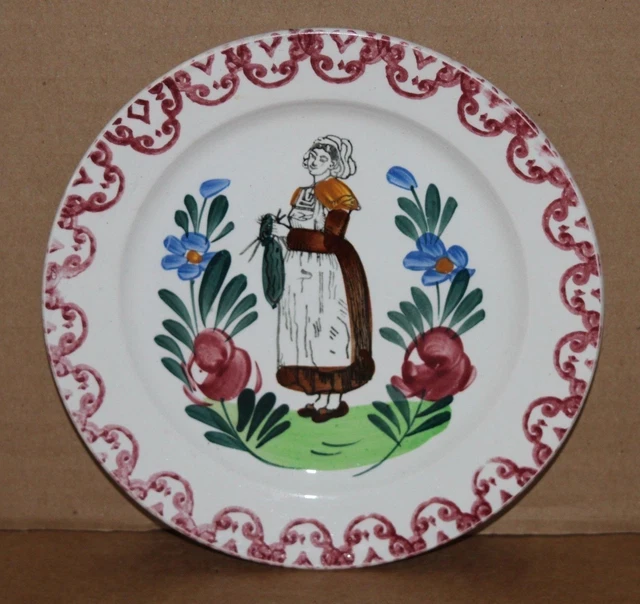 Partie De Dinette En Faïence - Décor Pochoir "Femme Au Chapeau" - Assiette Miniature