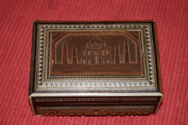 Vintage Middle Eastern Arabic Wood Trinket Box Inlay Patterns Leaf Scroll