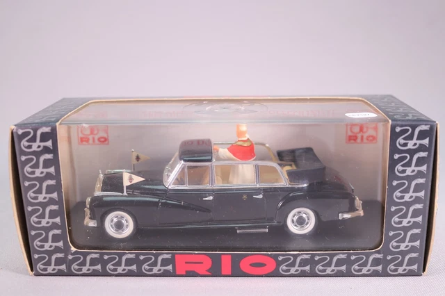 Modèle Réduit Mercedes Benz - 300d Limousine Semiconvertible 1960 With Driver And Pope Figure Papa Giovanni Xxiii