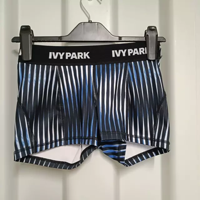 Ivy Park Damenshorts schwarz blau Größe Small S UK 8 gestreift Activewear Fitnessstudio Lauf