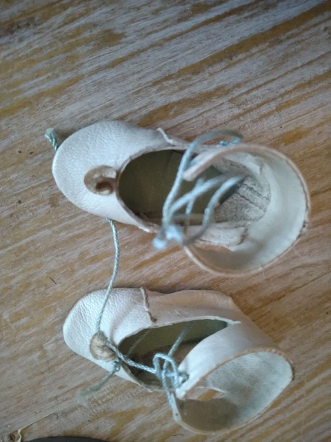 Paire de chaussures anciennes cuir  pour poupée ancienne Jumeau Steiner ou autre