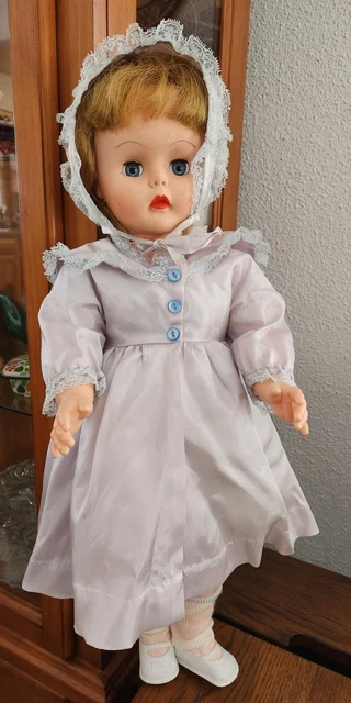 Vintage 1964 Deluxe Reading Miss Beauty Parlor Doll 24" D3 308