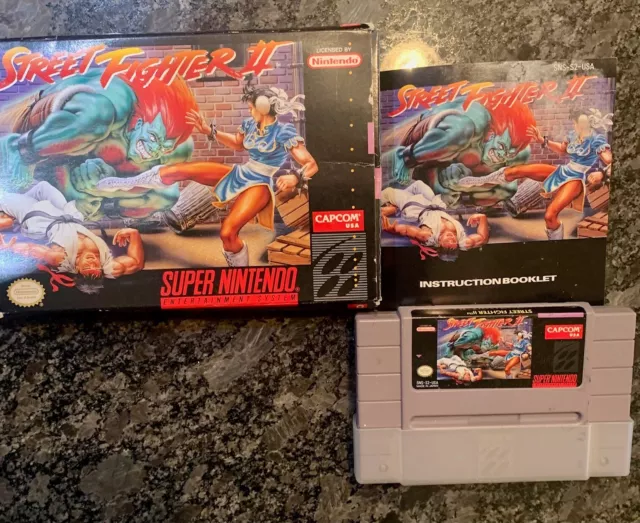 Original 1992 Street Fighter II (SNES) Super Nintendo CIB - Tested & Works