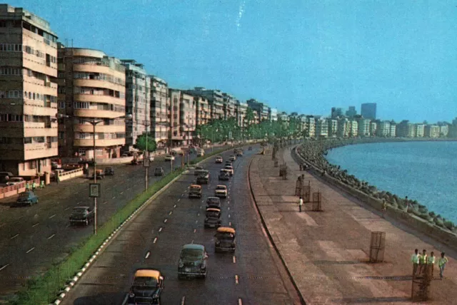 Vintage Continental Size Postcard Street Scene Marine Drive India