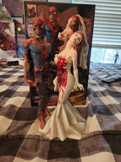 Diamond Select Marvel Milestones Zombie Spider-Man & Mary Jane Statue 697/2500