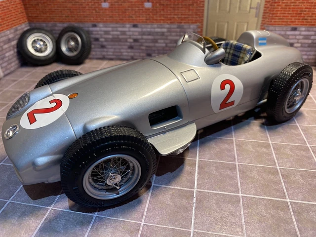 Certificat D'authenticité Mercedes W195 F1 – Pièce De Collection CMC 1/18, France