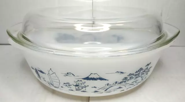 Agee Pyrex Opal 'Willow' Round 3-Pint Casserole Dish with Lid [O-CR300]