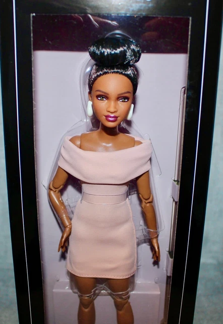 Barbie Basics Collection 04 Model 001 – Mattel 2009 – Relookée Jupe Mattel