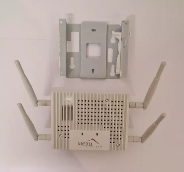 Meru Networks Access Point AP1020e with Antennas & Mount [2A]