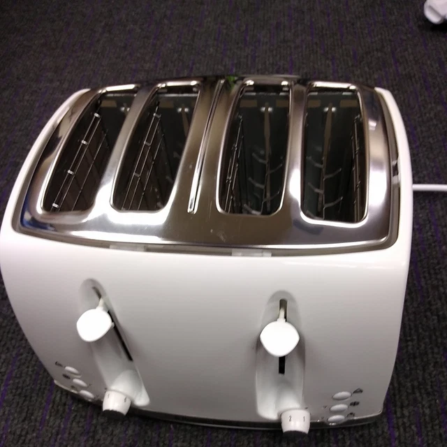 RUSSELL HOBBS 26070 4 Slice Toaster White £21.00 PicClick UK