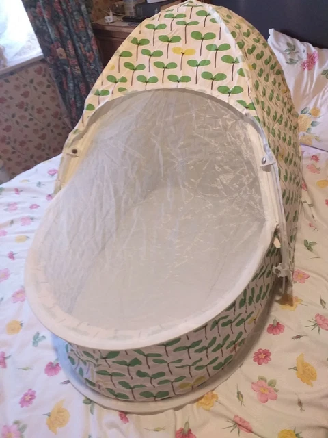 Mamas and papas pop up shop travel cot